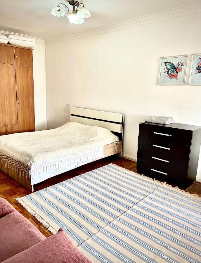 Cozy 2 Rooms Apartment In The Center, Free Wifi ดูแชนเบอ ภายนอก รูปภาพ